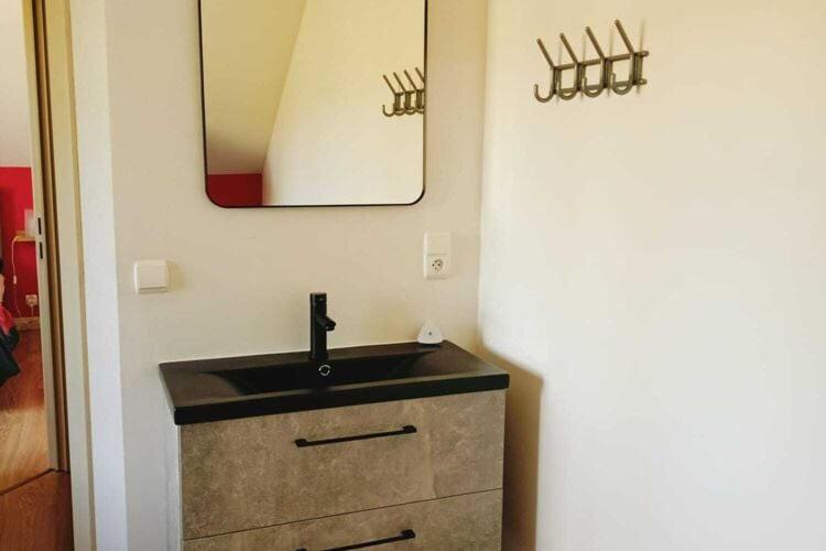 Pleasant With Infrared Sauna *
